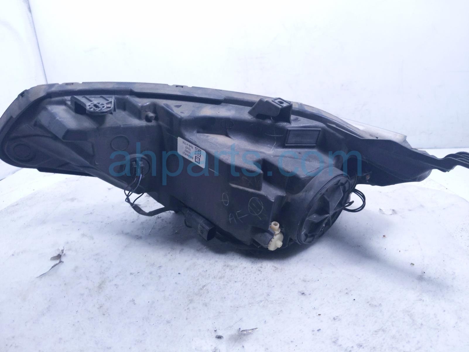 2017 Chevy Malibu Headlight Passenger Headlamp / Light 84088431 Replacement 2017 Chevy Malibu Headlight Passenger Headlamp / Light 84088431 Replacement thumbnail