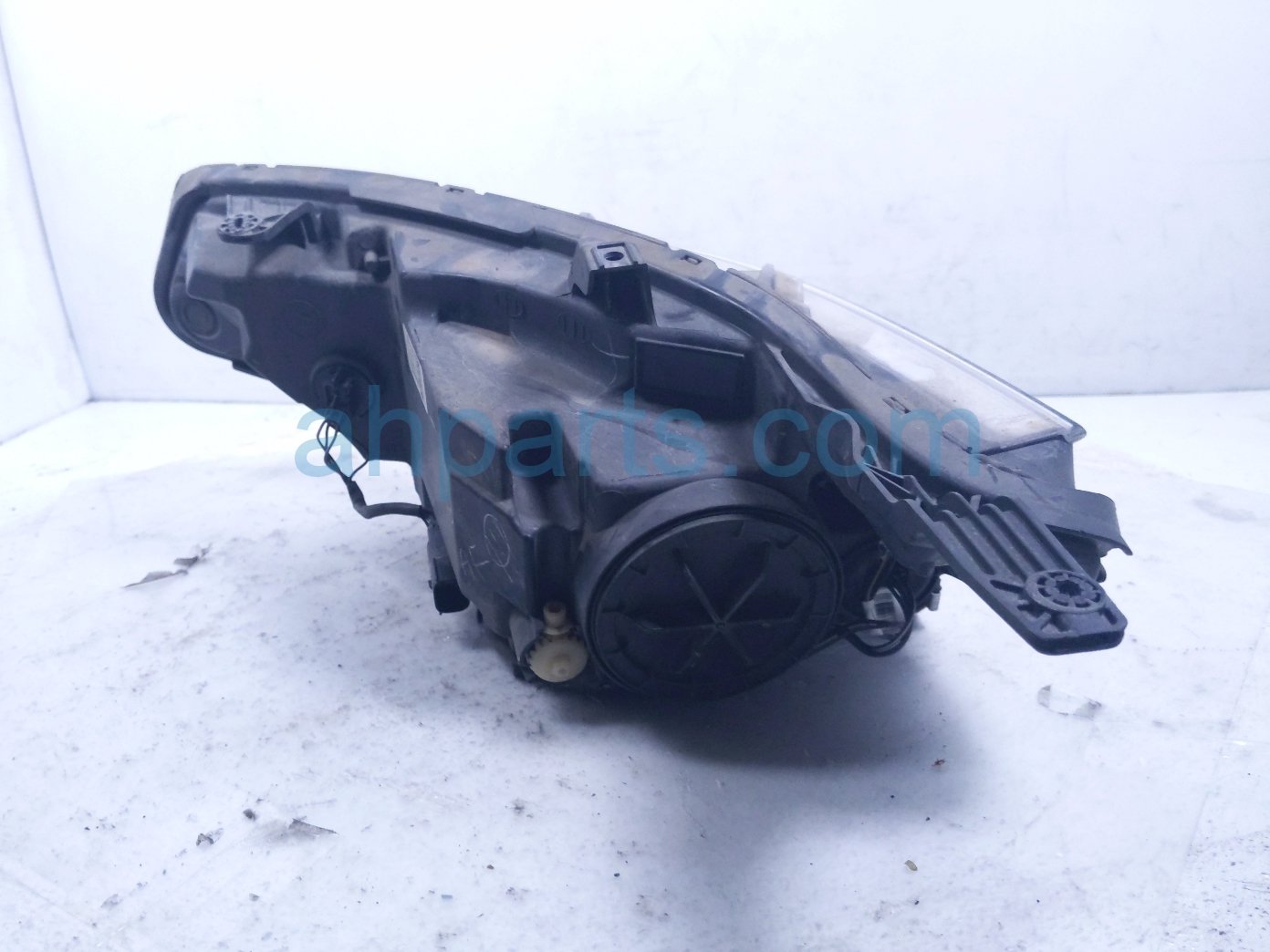 2017 Chevy Malibu Headlight Passenger Headlamp / Light 84088431 Replacement 2017 Chevy Malibu Headlight Passenger Headlamp / Light 84088431 Replacement thumbnail