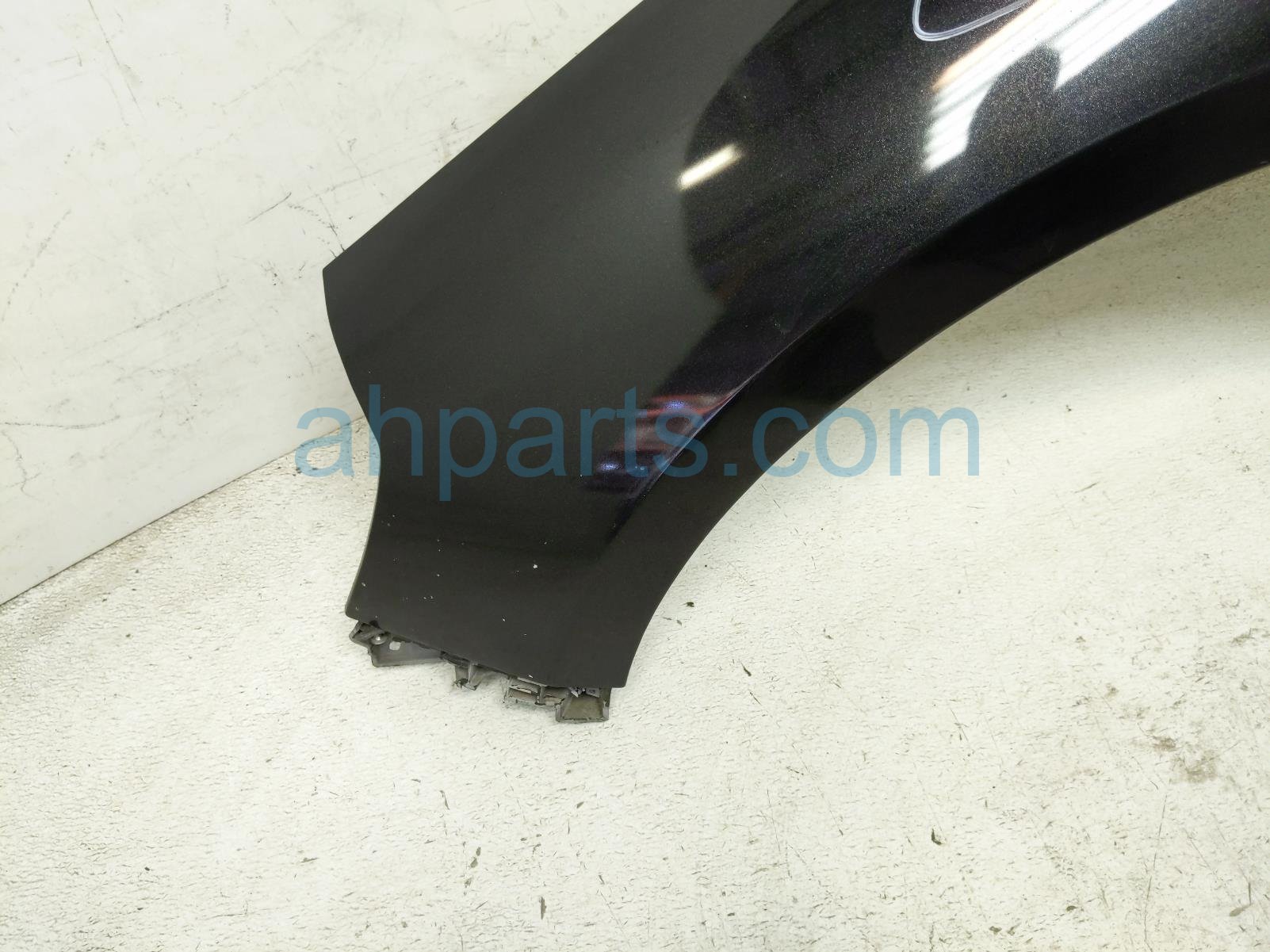2017 Chevy Malibu Front Driver Fender Black 84166456 Replacement 2017 Chevy Malibu Front Driver Fender Black 84166456 Replacement thumbnail