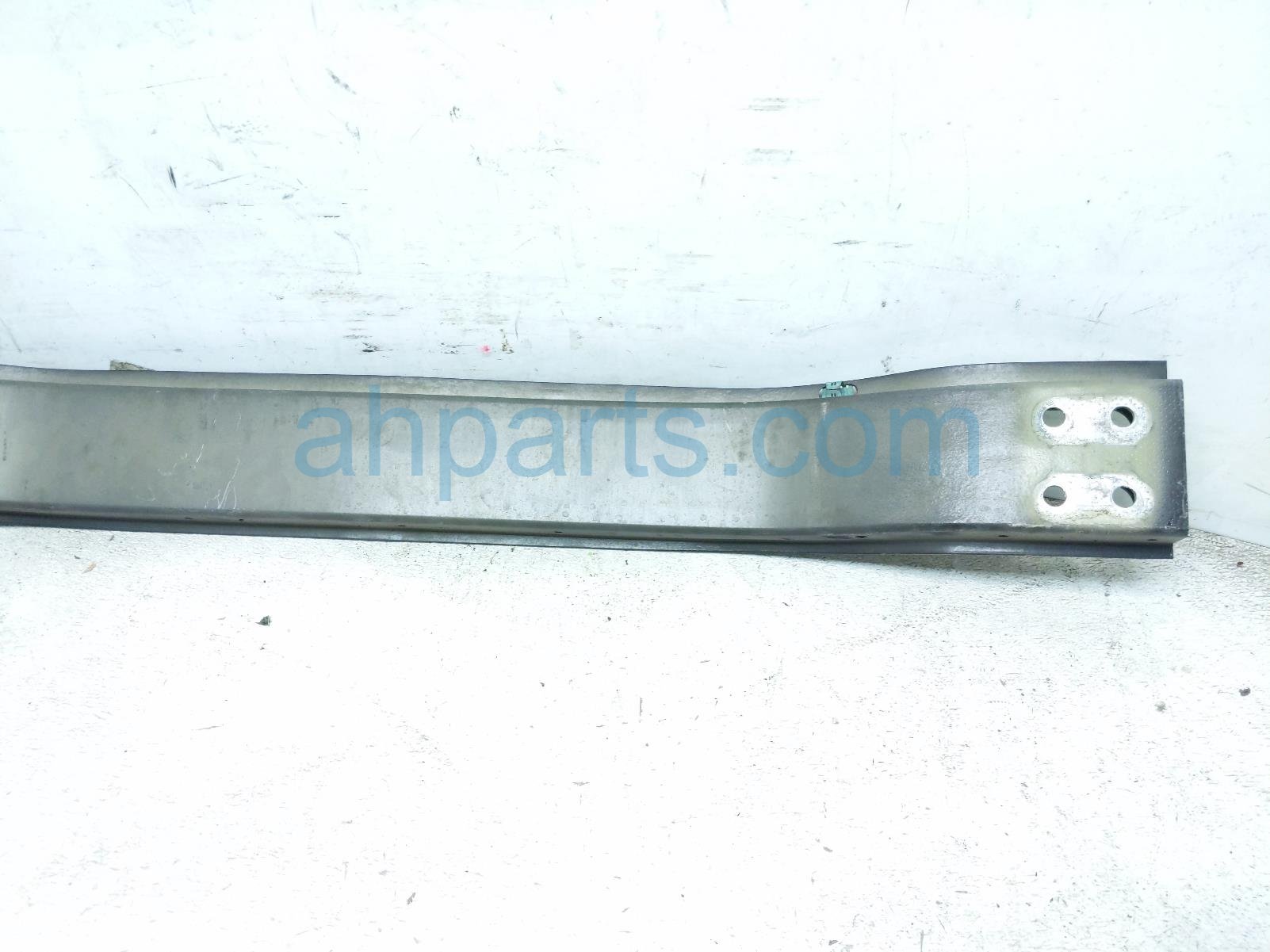 2017 Chevy Malibu Beam Front Bumper Reinforcement Bar 23399197 Replacement 2017 Chevy Malibu Beam Front Bumper Reinforcement Bar 23399197 Replacement thumbnail