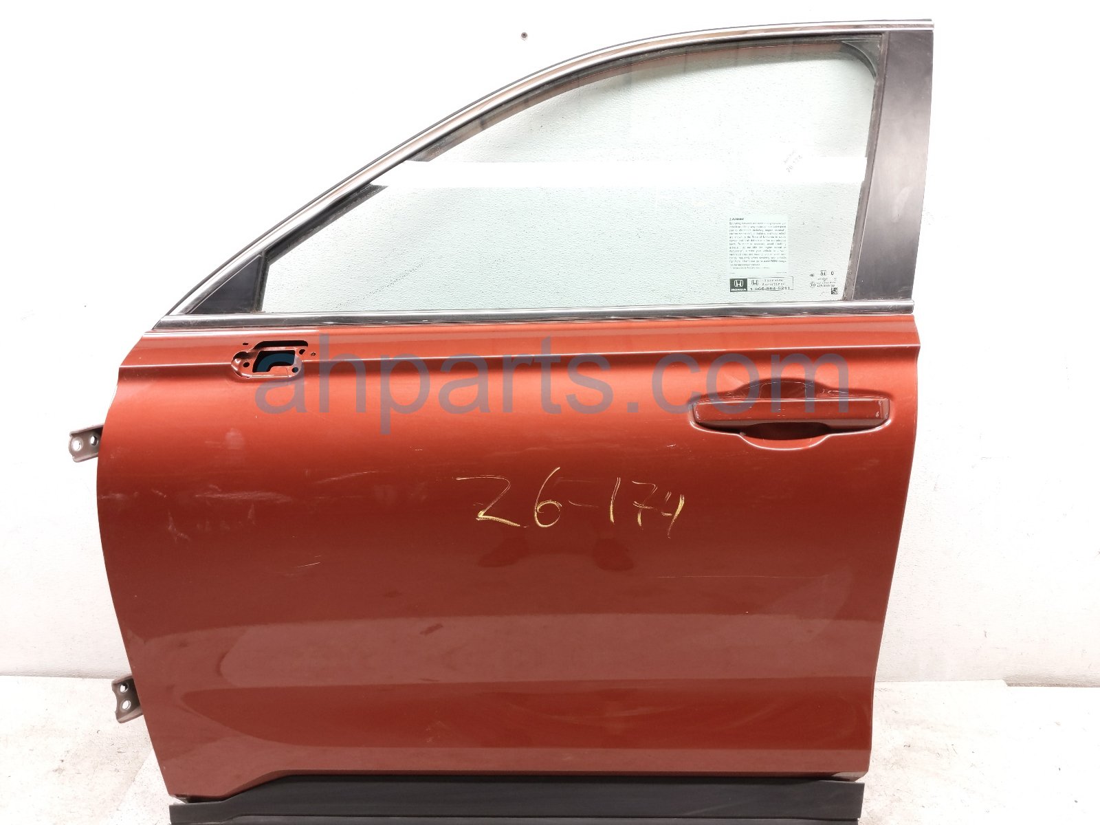 $1000 Honda FR/LH DOOR - RED - NO MIRROR/TRIM $1000 Honda FR/LH DOOR - RED - NO MIRROR/TRIM