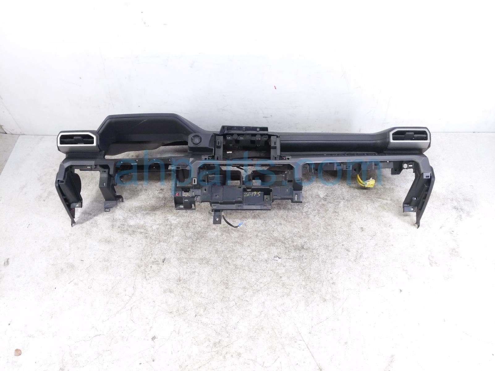 $950 Toyota DASHBOARD W/ AIRBAG $950 Toyota DASHBOARD W/ AIRBAG