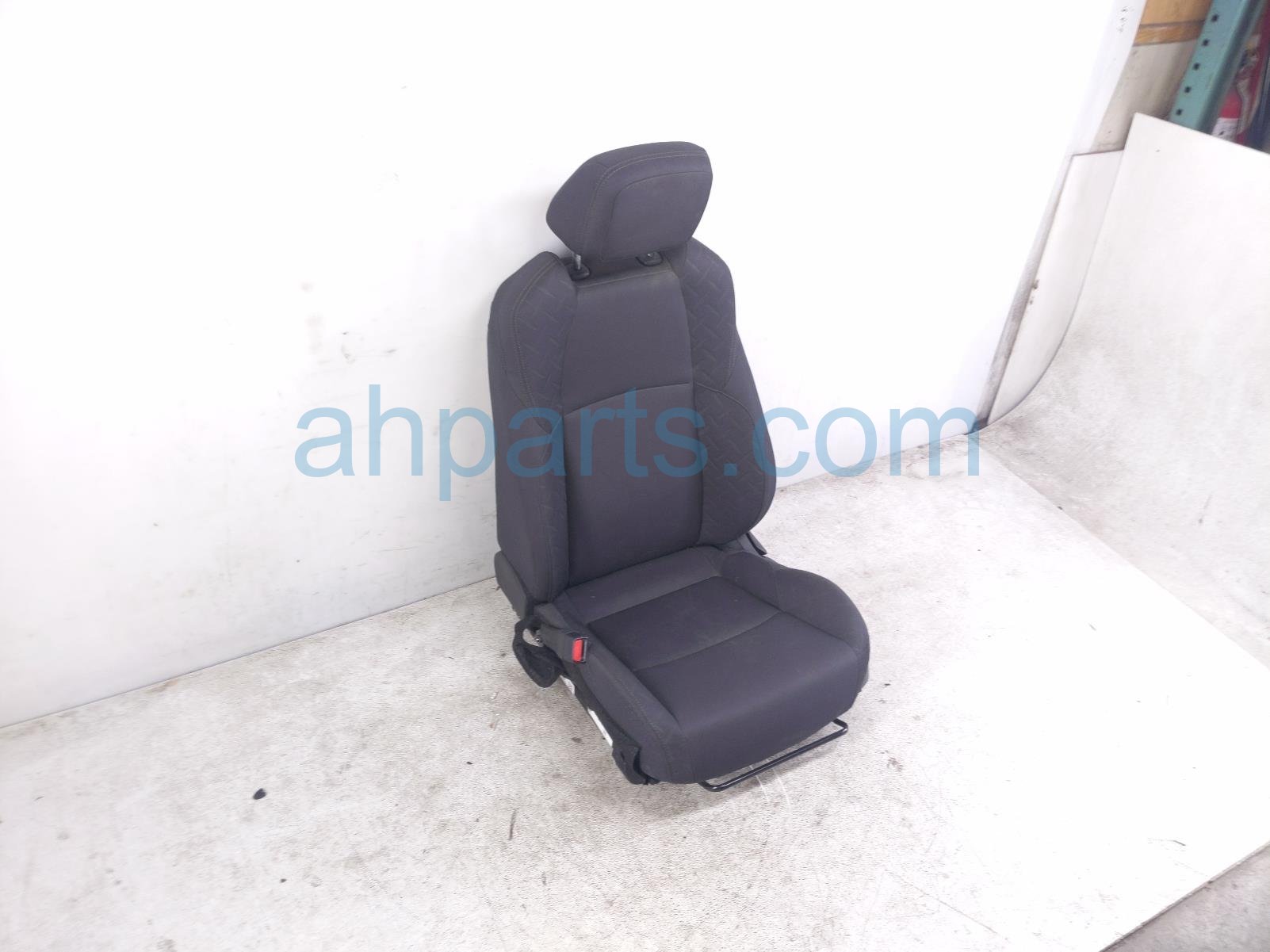 Toyota FR/LH SEAT - BLACK - W/ AIRBAG