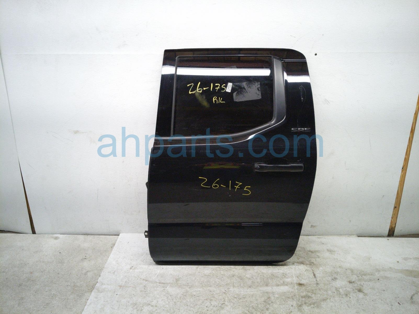 Toyota RR/LH DOOR - BLACK - NO INSIDE TRIM Toyota RR/LH DOOR - BLACK - NO INSIDE TRIM