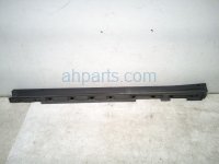 Toyota LH SIDE SKIRT / MOLDING - WHITE Toyota LH SIDE SKIRT / MOLDING - WHITE
