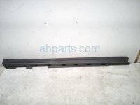 Toyota RH SIDE SKIRT / MOLDING - WHITE Toyota RH SIDE SKIRT / MOLDING - WHITE