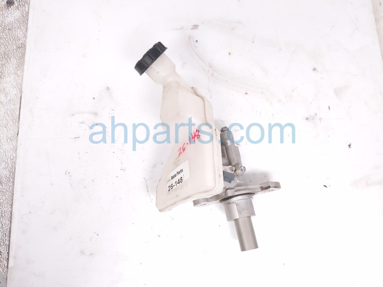 Mercedes BRAKE MASTER CYLINDER W/RESERVOIR