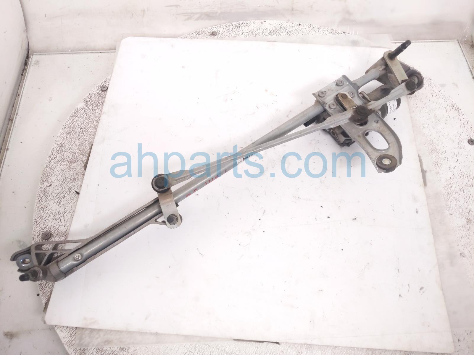 Mercedes FRT WINDSHIELD WIPER MOTOR & LINKAGE