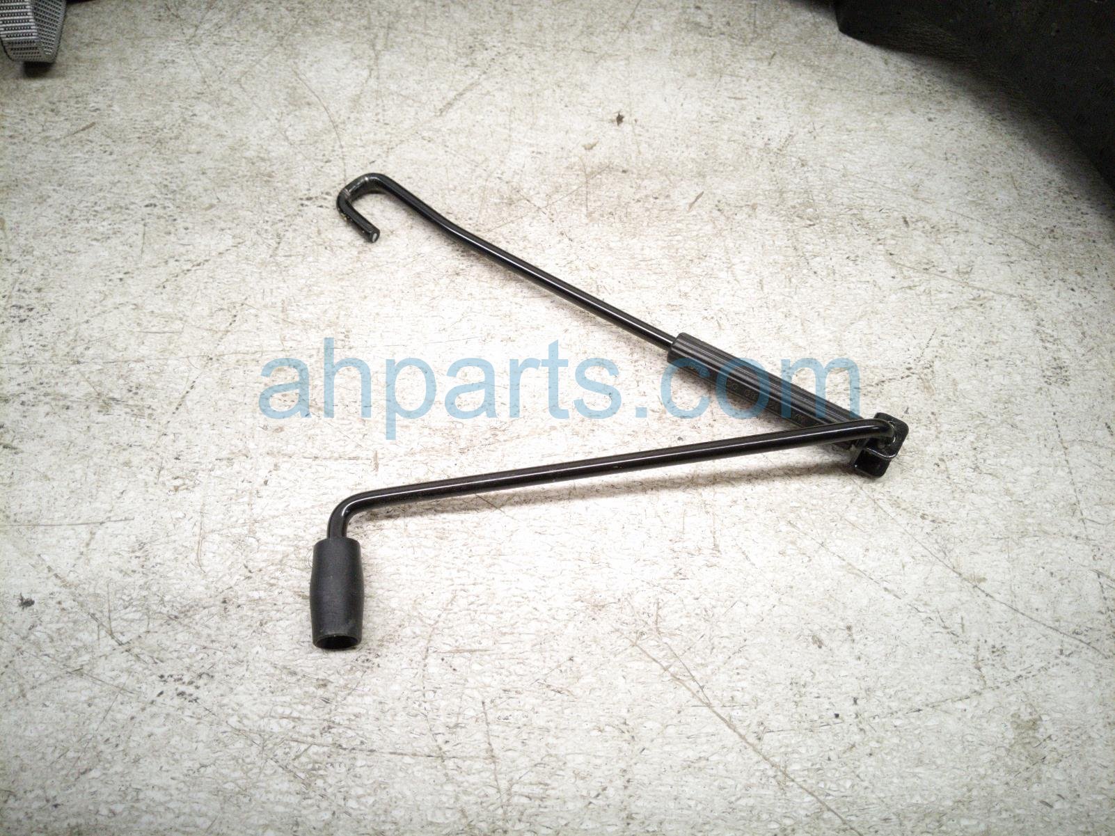 2024 Volkswagen Tiguan Jack + Tool Kit W/foam Insert 5NN 012 115 D Replacement 2024 Volkswagen Tiguan Jack + Tool Kit W/foam Insert 5NN 012 115 D Replacement thumbnail