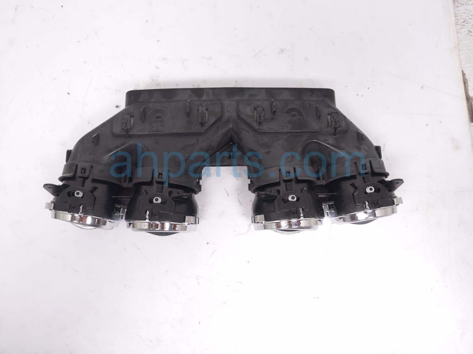 2020 Mercedes S560 Center Dash Air Vent Assy Tan 222 831 39 00 Replacement 2020 Mercedes S560 Center Dash Air Vent Assy Tan 222 831 39 00 Replacement thumbnail