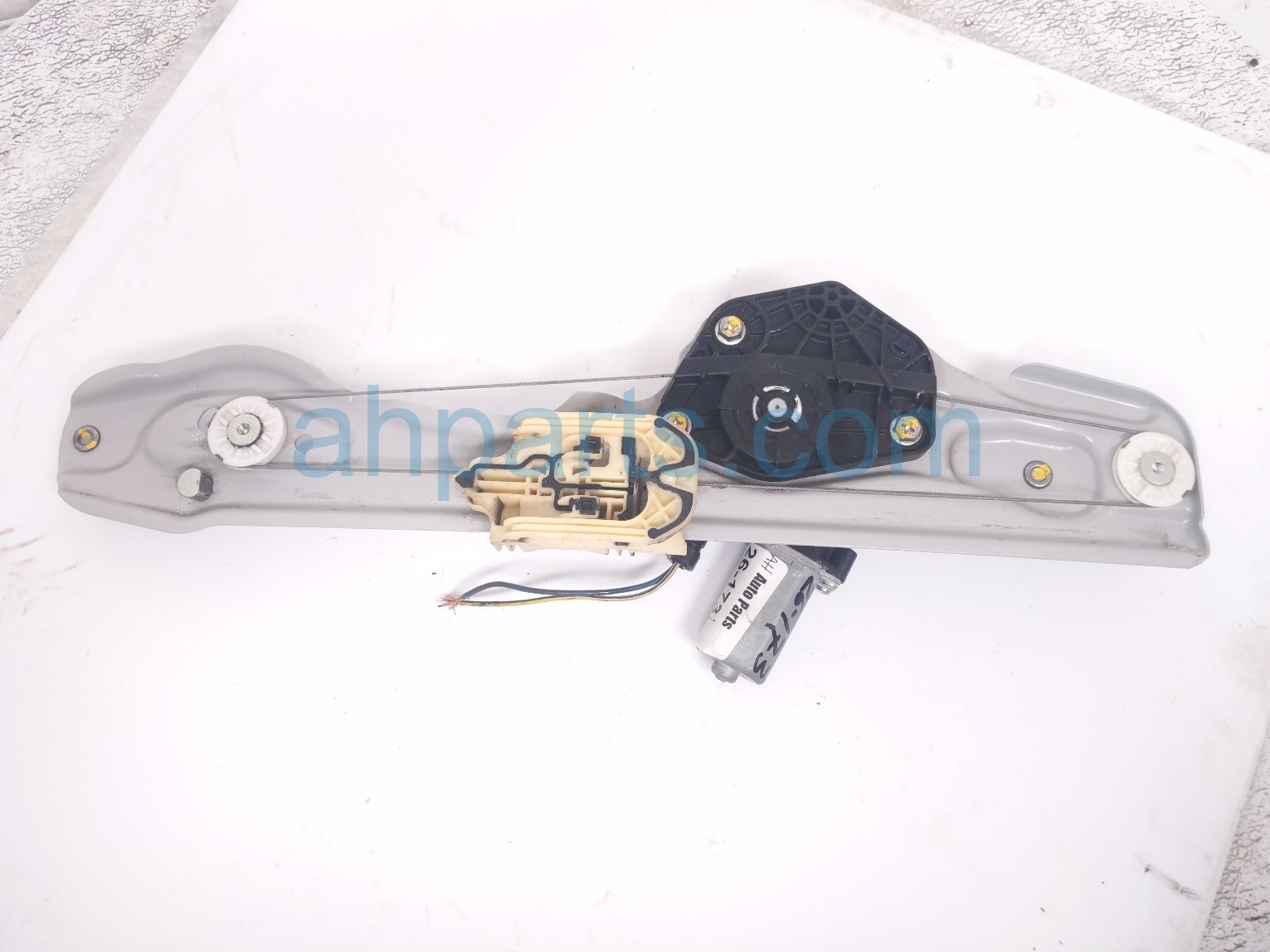 2017 Chevy Malibu Rear Driver Window Regulator W/motor 84948221 Replacement 2017 Chevy Malibu Rear Driver Window Regulator W/motor 84948221 Replacement thumbnail
