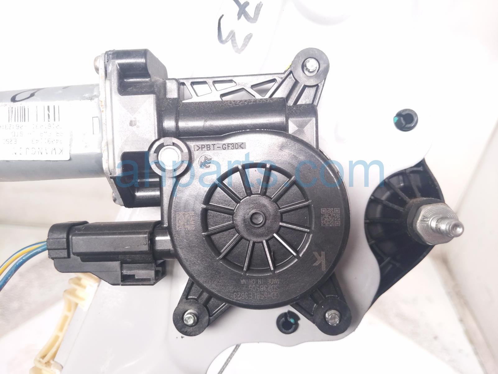 2017 Chevy Malibu Rear Driver Window Regulator W/motor 84948221 Replacement 2017 Chevy Malibu Rear Driver Window Regulator W/motor 84948221 Replacement thumbnail