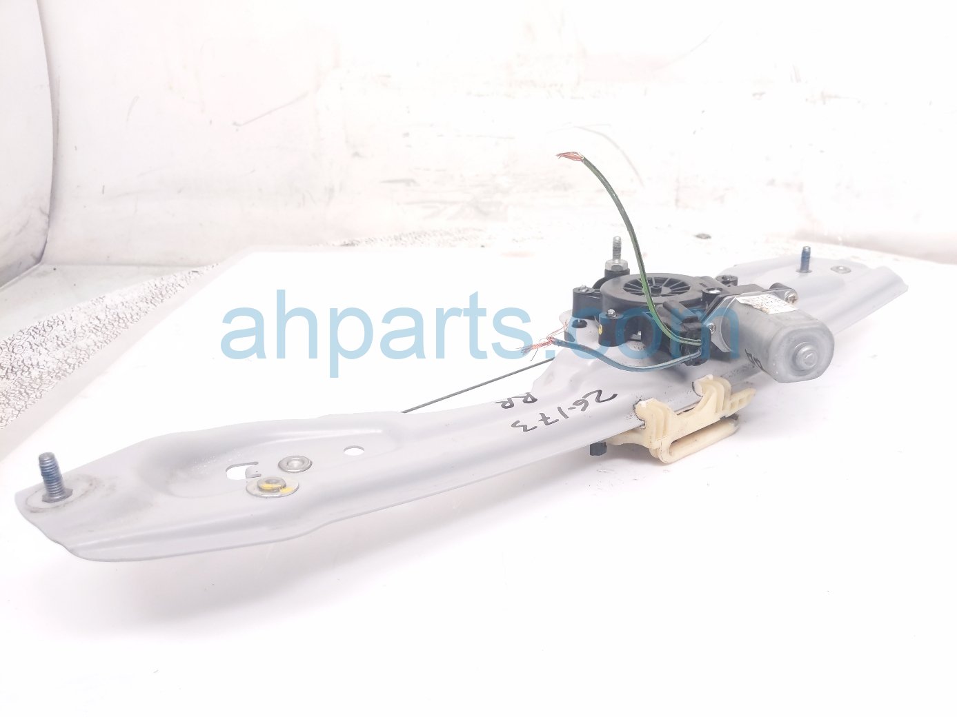 2017 Chevy Malibu Rear Passenger Window Regulator W/motor 84948222 Replacement 2017 Chevy Malibu Rear Passenger Window Regulator W/motor 84948222 Replacement thumbnail