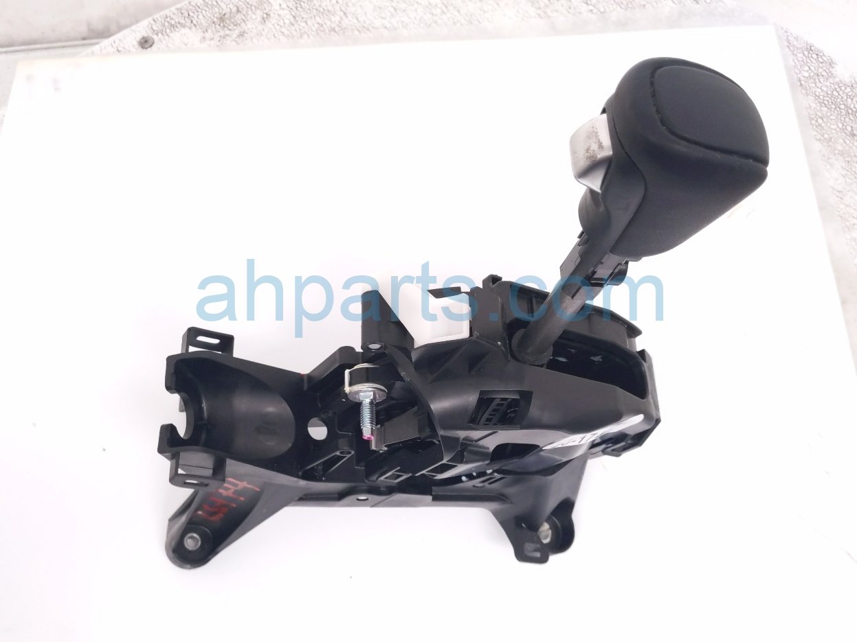 Honda A/T FLOOR SHIFTER W/KNOB - 2.0L FWD