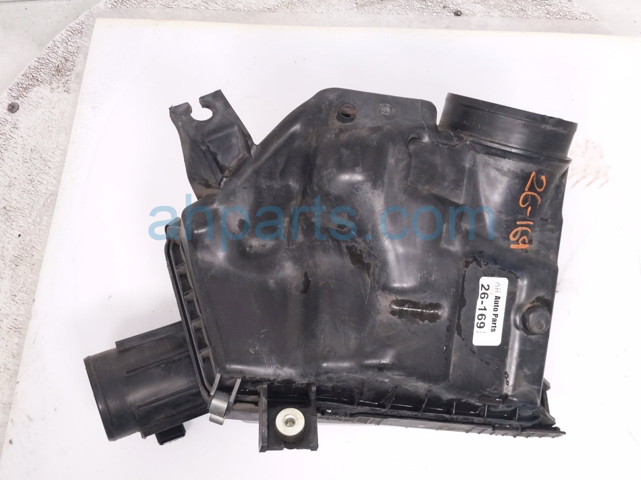 Honda AIR CLEANER INTAKE BOX W/MAF