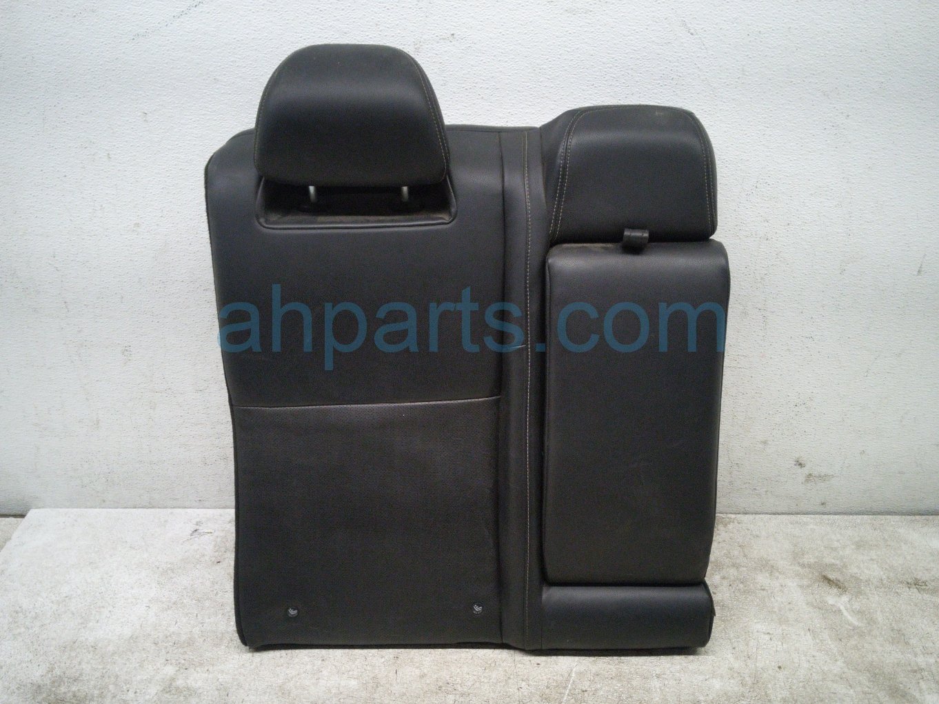 Nissan RR/LH SEAT BACKREST - BLACK Nissan RR/LH SEAT BACKREST - BLACK
