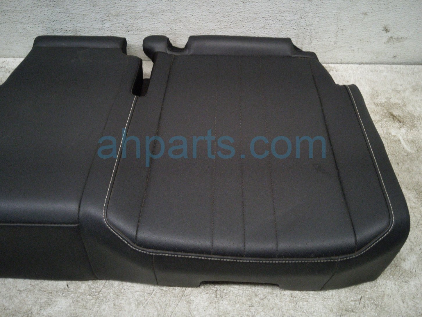 2024 Volkswagen Tiguan Back (2nd Row) Rear Driver Seat Bottom Cushion Black 5NN 885 375 Replacement 2024 Volkswagen Tiguan Back (2nd Row) Rear Driver Seat Bottom Cushion Black 5NN 885 375 Replacement thumbnail