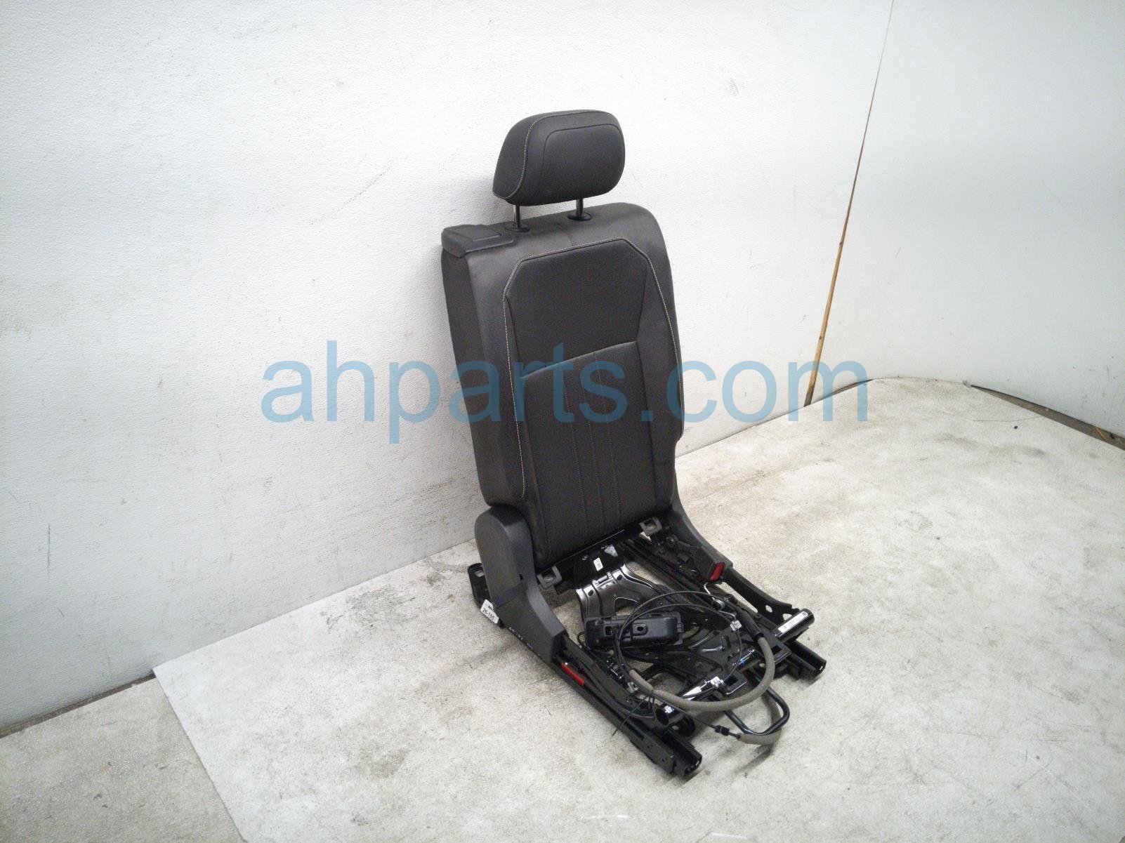 2024 Volkswagen Tiguan (2nd Row) Rear Passenger 2nd Row Seat Back Black 5NN 885 776 Replacement 2024 Volkswagen Tiguan (2nd Row) Rear Passenger 2nd Row Seat Back Black 5NN 885 776 Replacement thumbnail