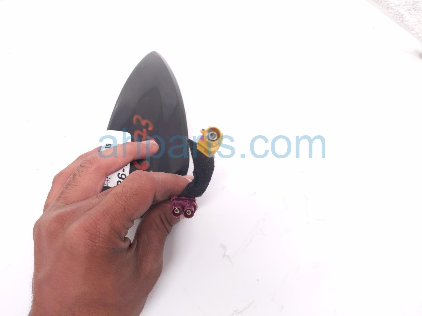 2017 Chevy Malibu Antenna Roof Mtd Shark Fin Blk 84400602 Replacement 2017 Chevy Malibu Antenna Roof Mtd Shark Fin Blk 84400602 Replacement thumbnail