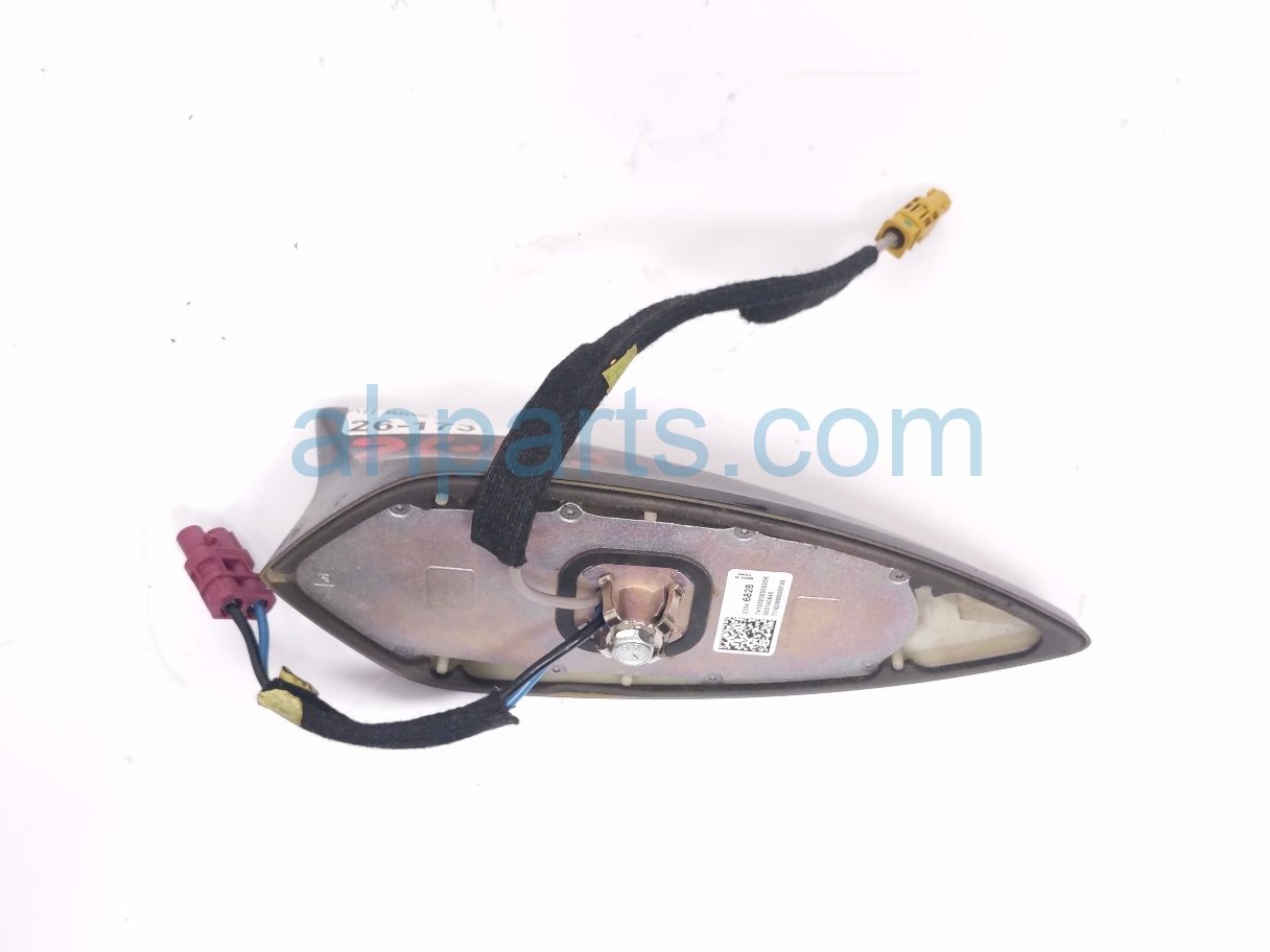2017 Chevy Malibu Antenna Roof Mtd Shark Fin Blk 84400602 Replacement 2017 Chevy Malibu Antenna Roof Mtd Shark Fin Blk 84400602 Replacement thumbnail
