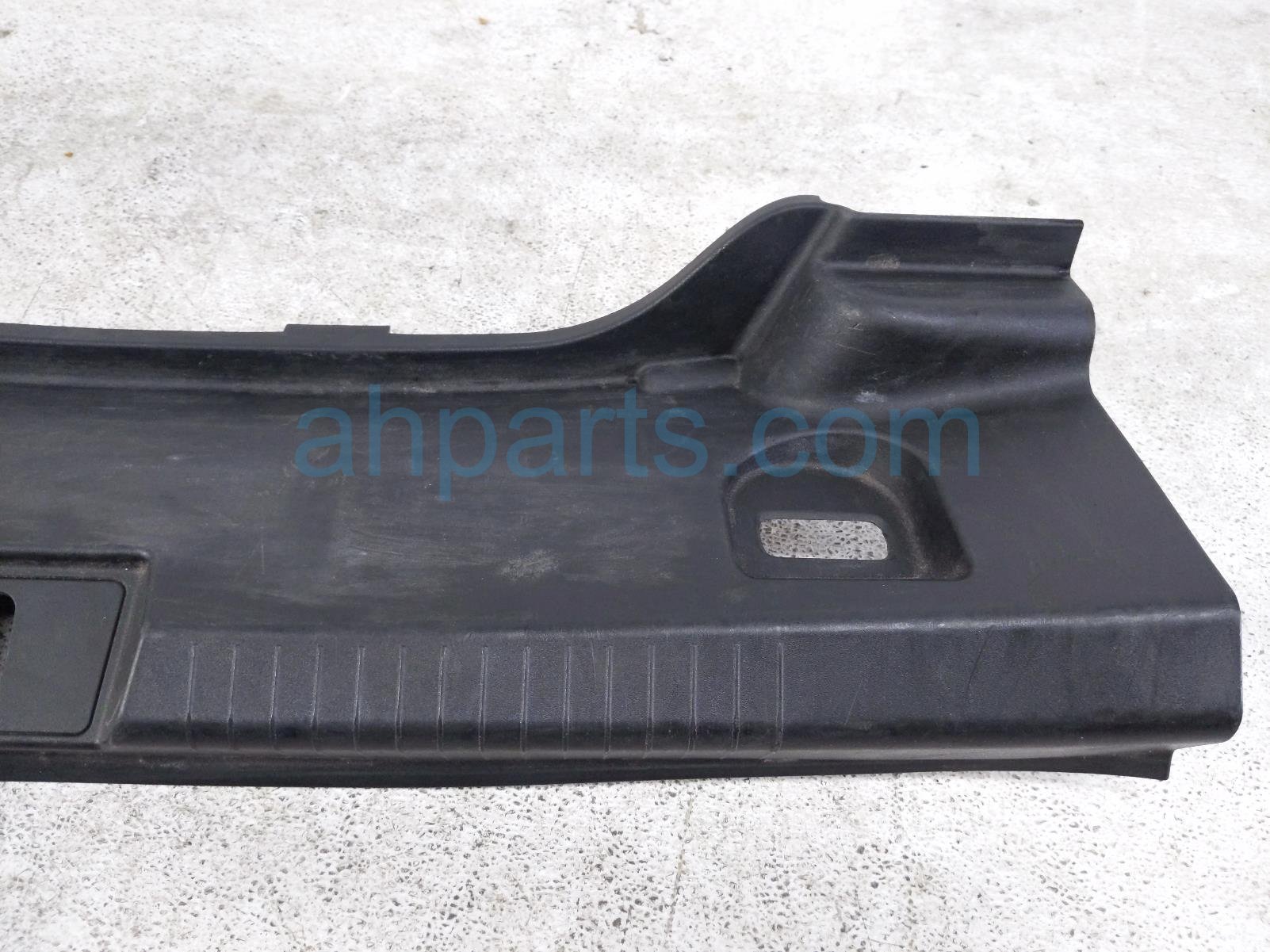 2017 Chevy Malibu Rear Trunk Sill Scuff Plate Blk 23366154 Replacement 2017 Chevy Malibu Rear Trunk Sill Scuff Plate Blk 23366154 Replacement thumbnail
