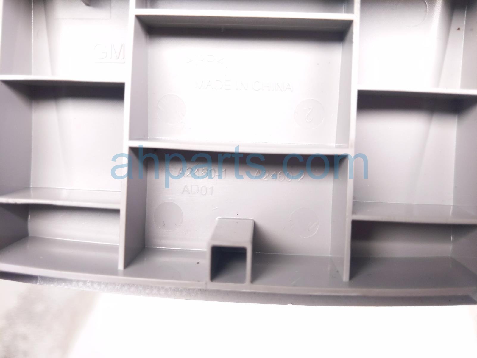 2017 Chevy Malibu Roof Console Map Lt W/sos gry 84907426 Replacement 2017 Chevy Malibu Roof Console Map Lt W/sos gry 84907426 Replacement thumbnail