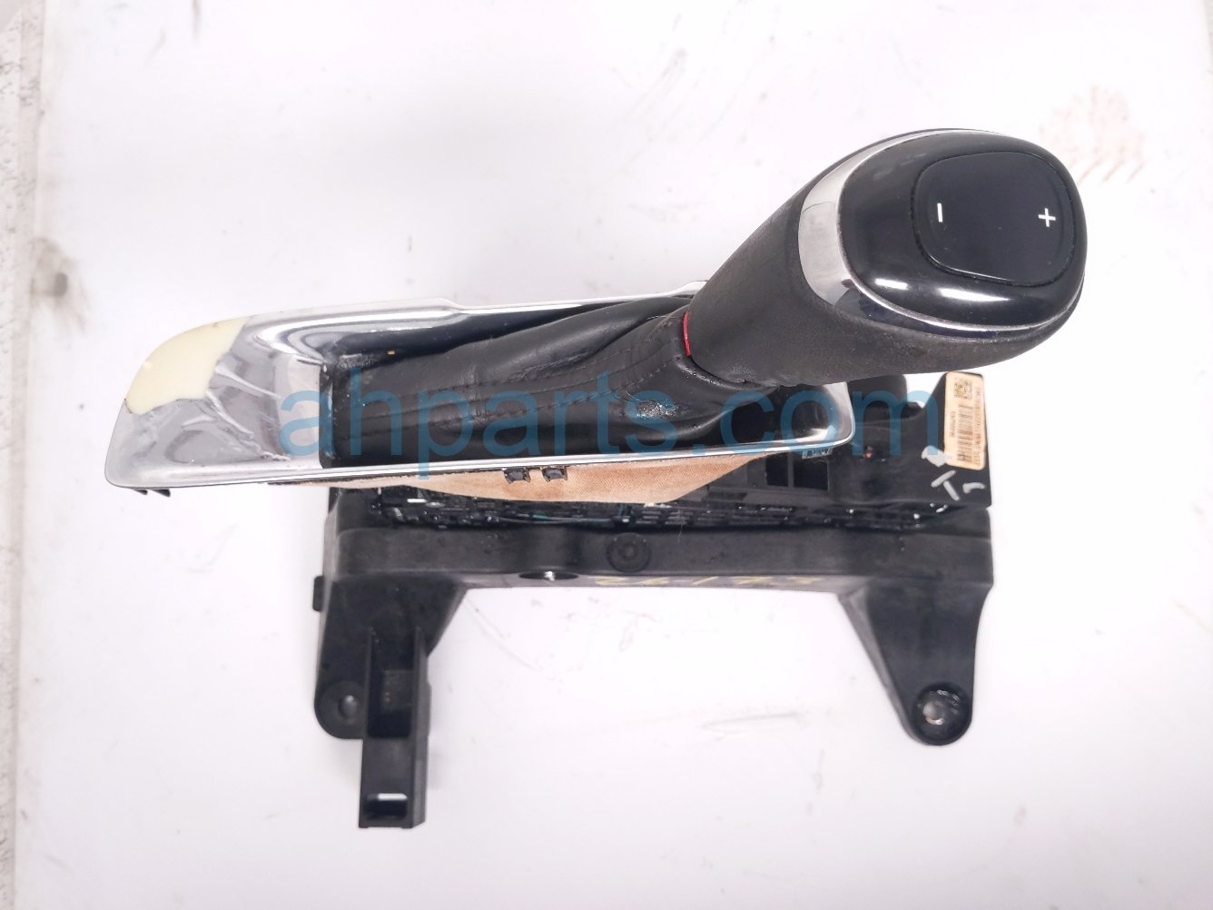 2017 Chevy Malibu A/t Floor Shifter W/knob 1.5t 84005245 Replacement 2017 Chevy Malibu A/t Floor Shifter W/knob 1.5t 84005245 Replacement thumbnail