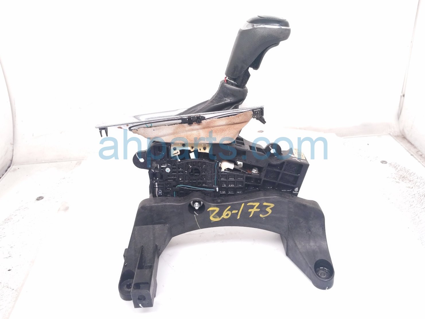 2017 Chevy Malibu A/t Floor Shifter W/knob 1.5t 84005245 Replacement 2017 Chevy Malibu A/t Floor Shifter W/knob 1.5t 84005245 Replacement thumbnail
