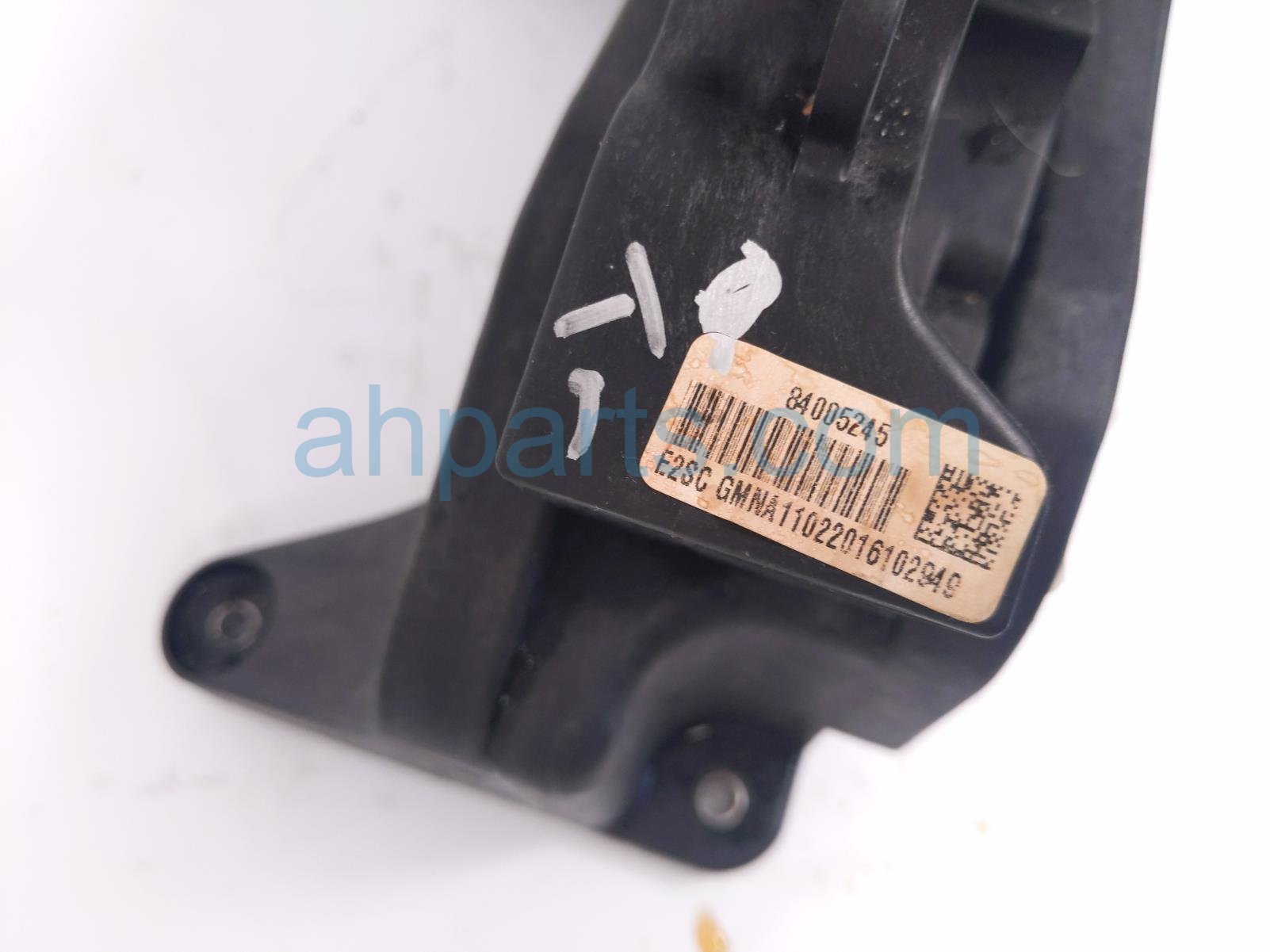 2017 Chevy Malibu A/t Floor Shifter W/knob 1.5t 84005245 Replacement 2017 Chevy Malibu A/t Floor Shifter W/knob 1.5t 84005245 Replacement thumbnail