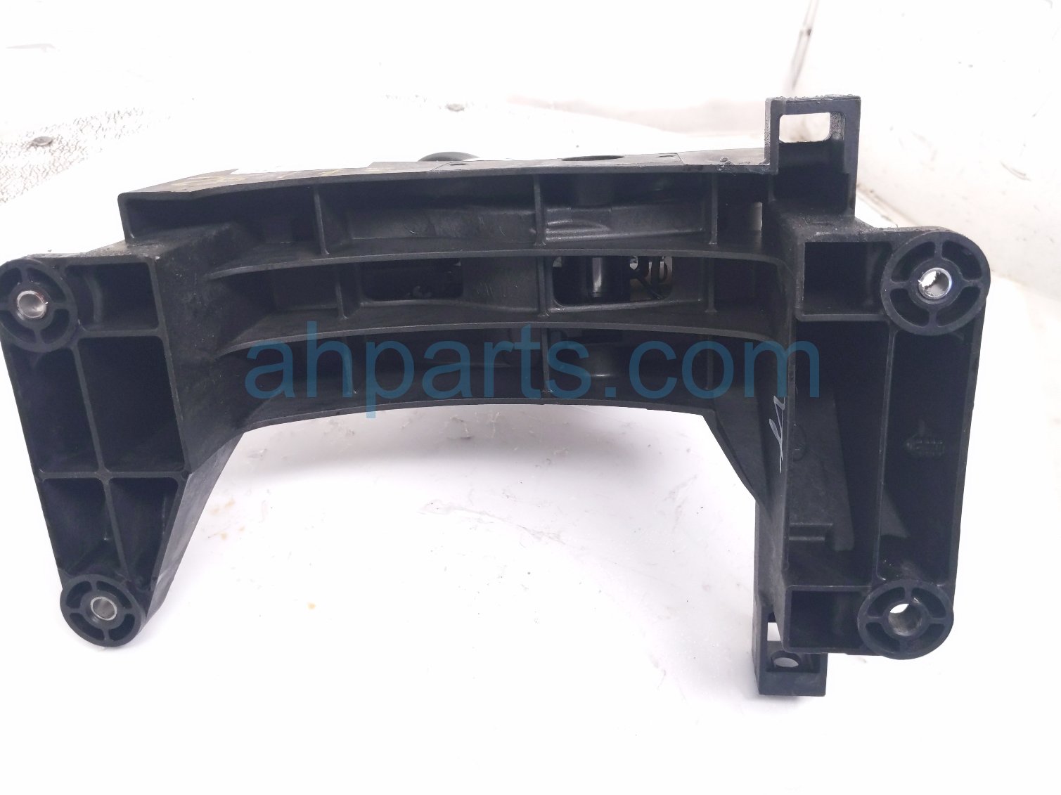 2017 Chevy Malibu A/t Floor Shifter W/knob 1.5t 84005245 Replacement 2017 Chevy Malibu A/t Floor Shifter W/knob 1.5t 84005245 Replacement thumbnail