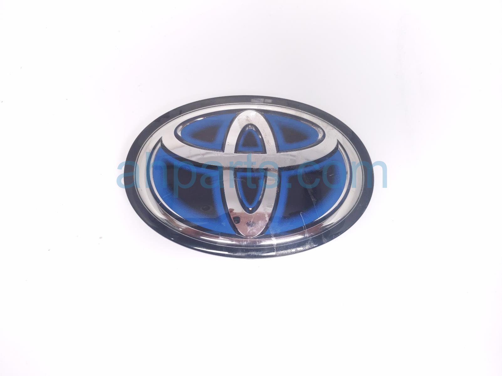FRONT GRILLE EMBLEM