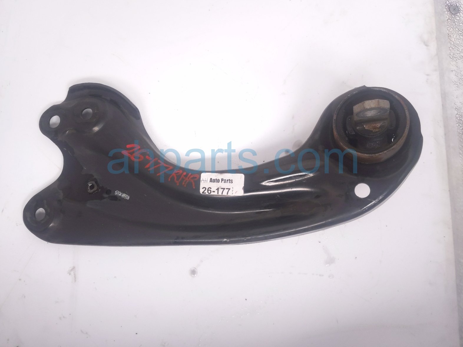 Honda RR/RH TRAILING LOWER CONTROL ARM