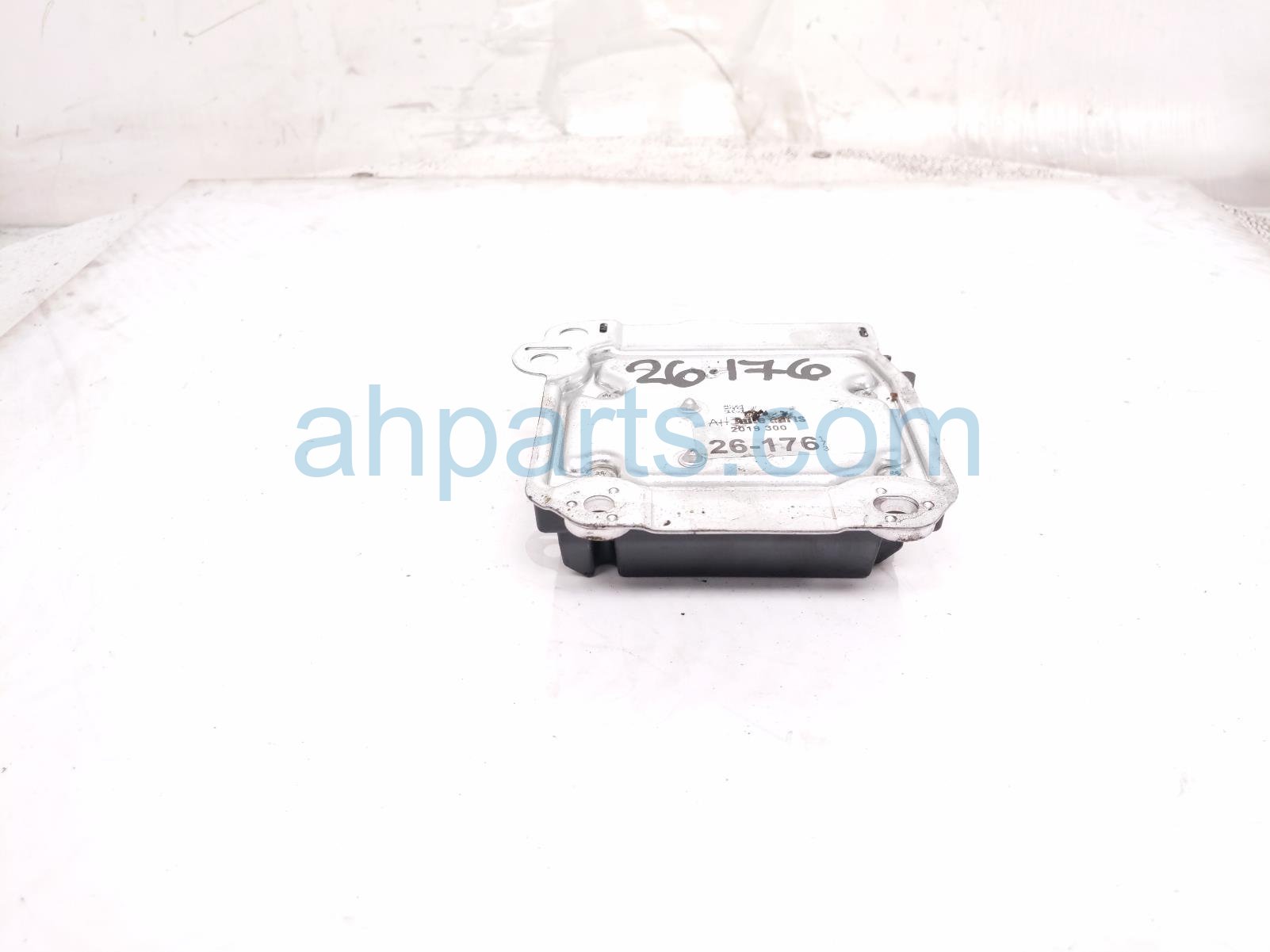 2019 Chrysler 300 Srs Airbag Computer 2 Blown Ab 68371752AA Replacement 2019 Chrysler 300 Srs Airbag Computer 2 Blown Ab 68371752AA Replacement thumbnail