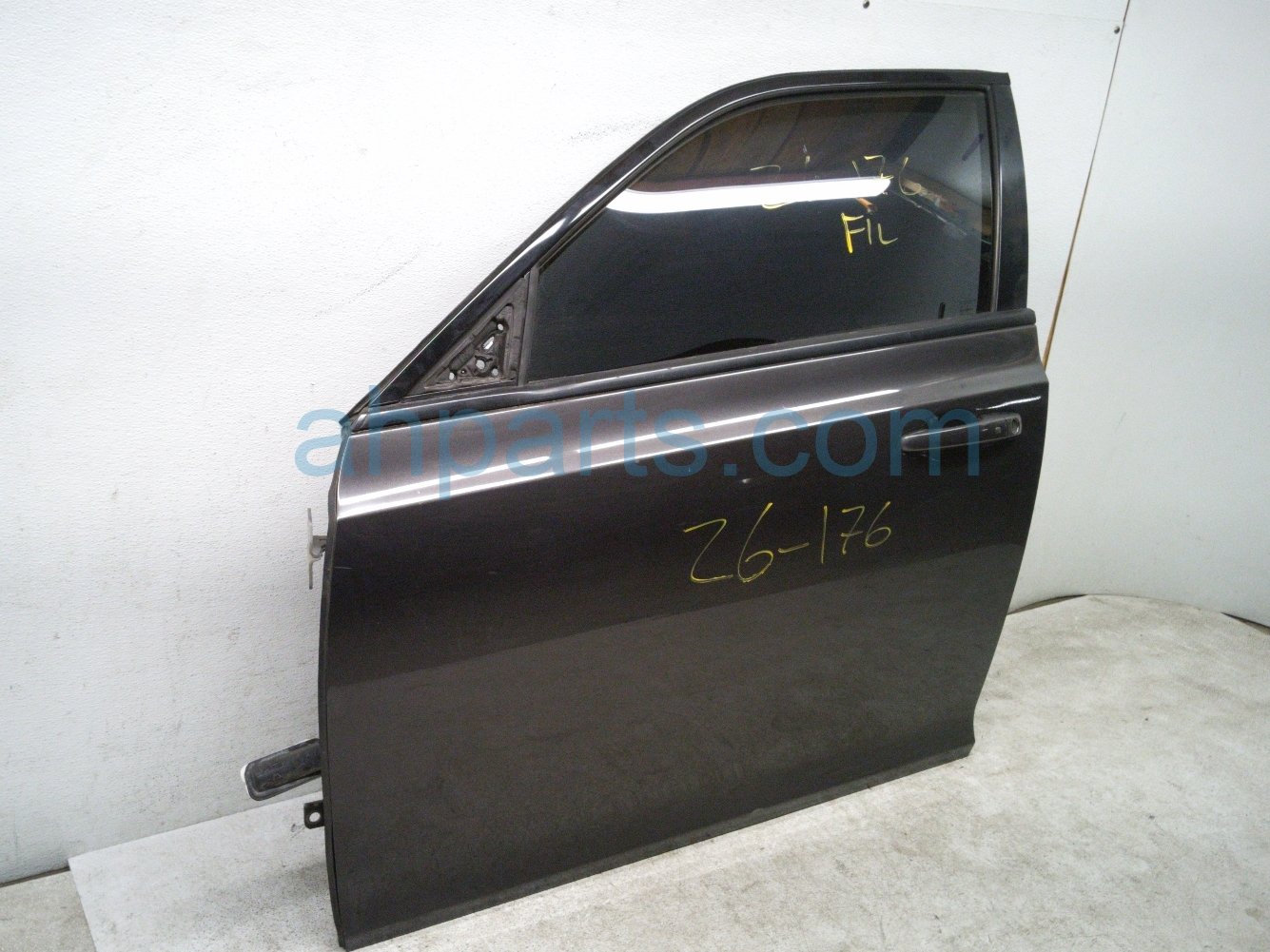2019 Chrysler 300 Front Driver Door Grey No Mirror/trim 68660693AA Replacement 2019 Chrysler 300 Front Driver Door Grey No Mirror/trim 68660693AA Replacement thumbnail