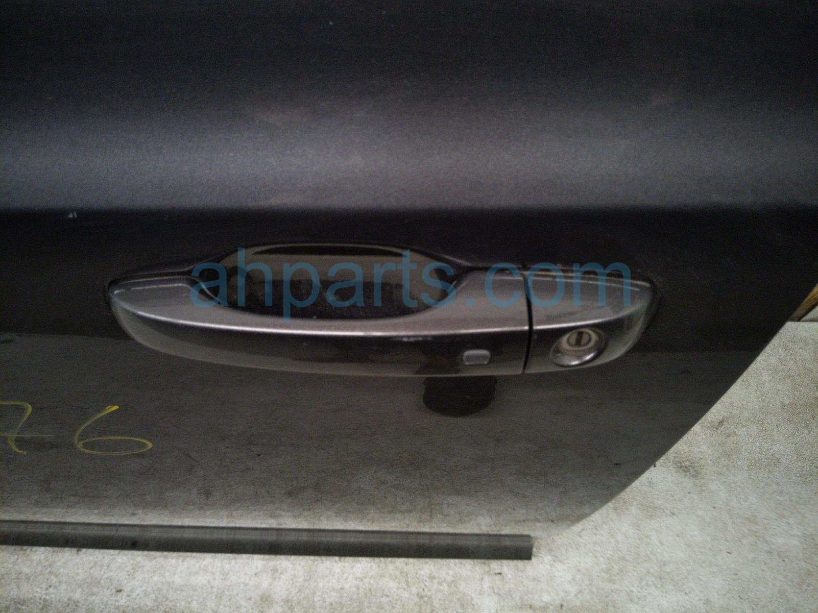 2019 Chrysler 300 Front Driver Door Grey No Mirror/trim 68660693AA Replacement 2019 Chrysler 300 Front Driver Door Grey No Mirror/trim 68660693AA Replacement thumbnail