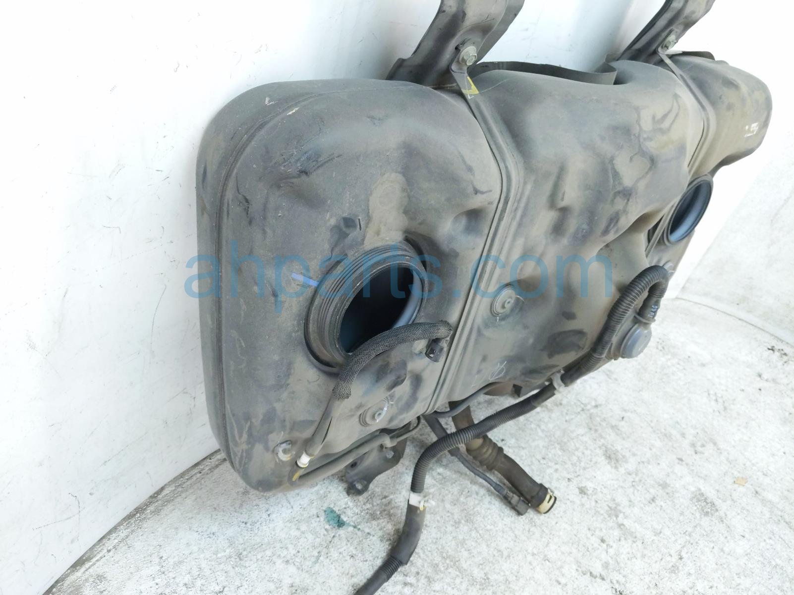2022 Honda HR V Gas / Fuel Tank 17044 T7X A00 Replacement 2022 Honda HR V Gas / Fuel Tank 17044 T7X A00 Replacement thumbnail