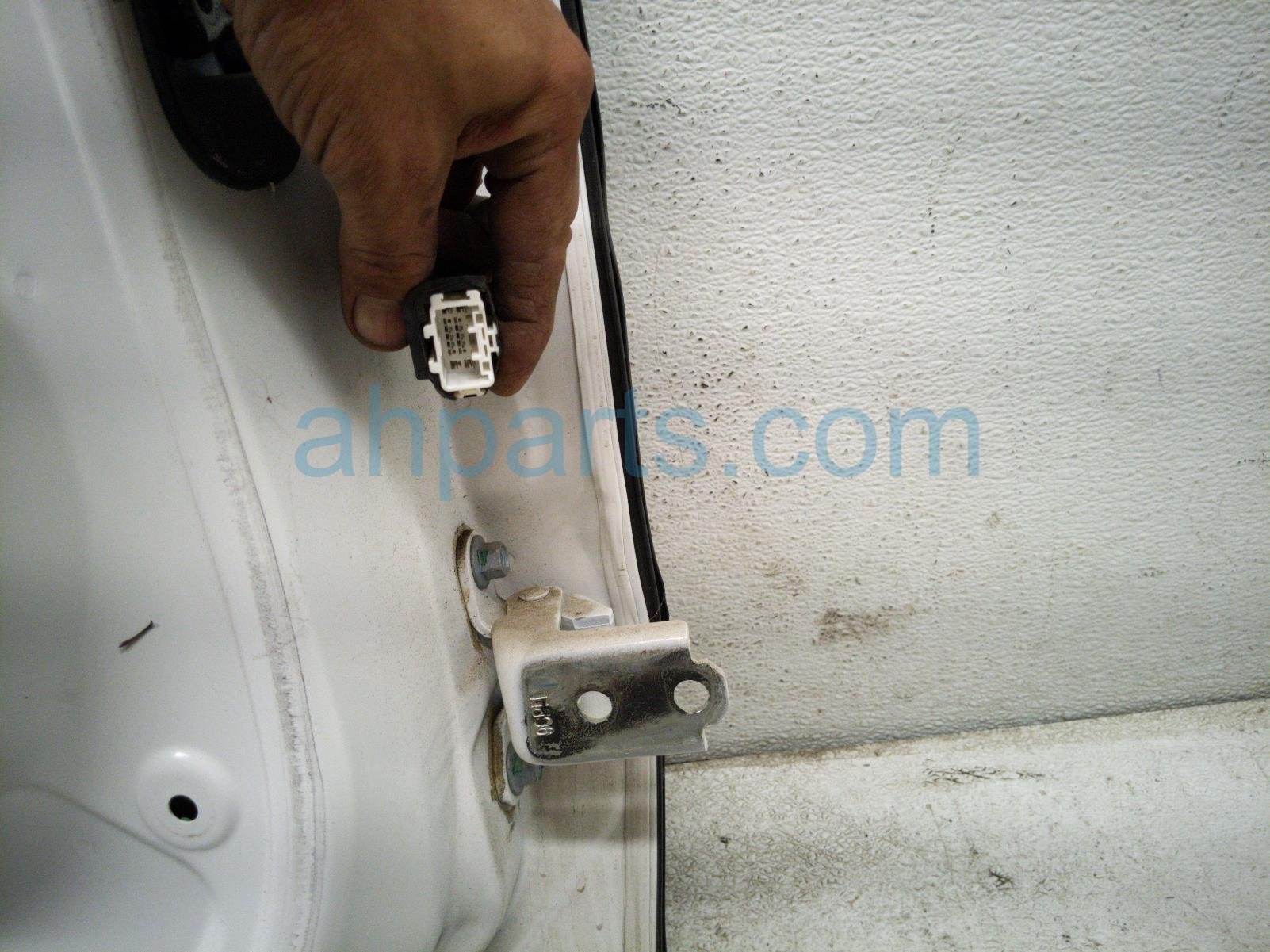 2022 Honda HR V Rear Driver Door White No Inside Trim 67550 T7W A90ZZ Replacement 2022 Honda HR V Rear Driver Door White No Inside Trim 67550 T7W A90ZZ Replacement thumbnail