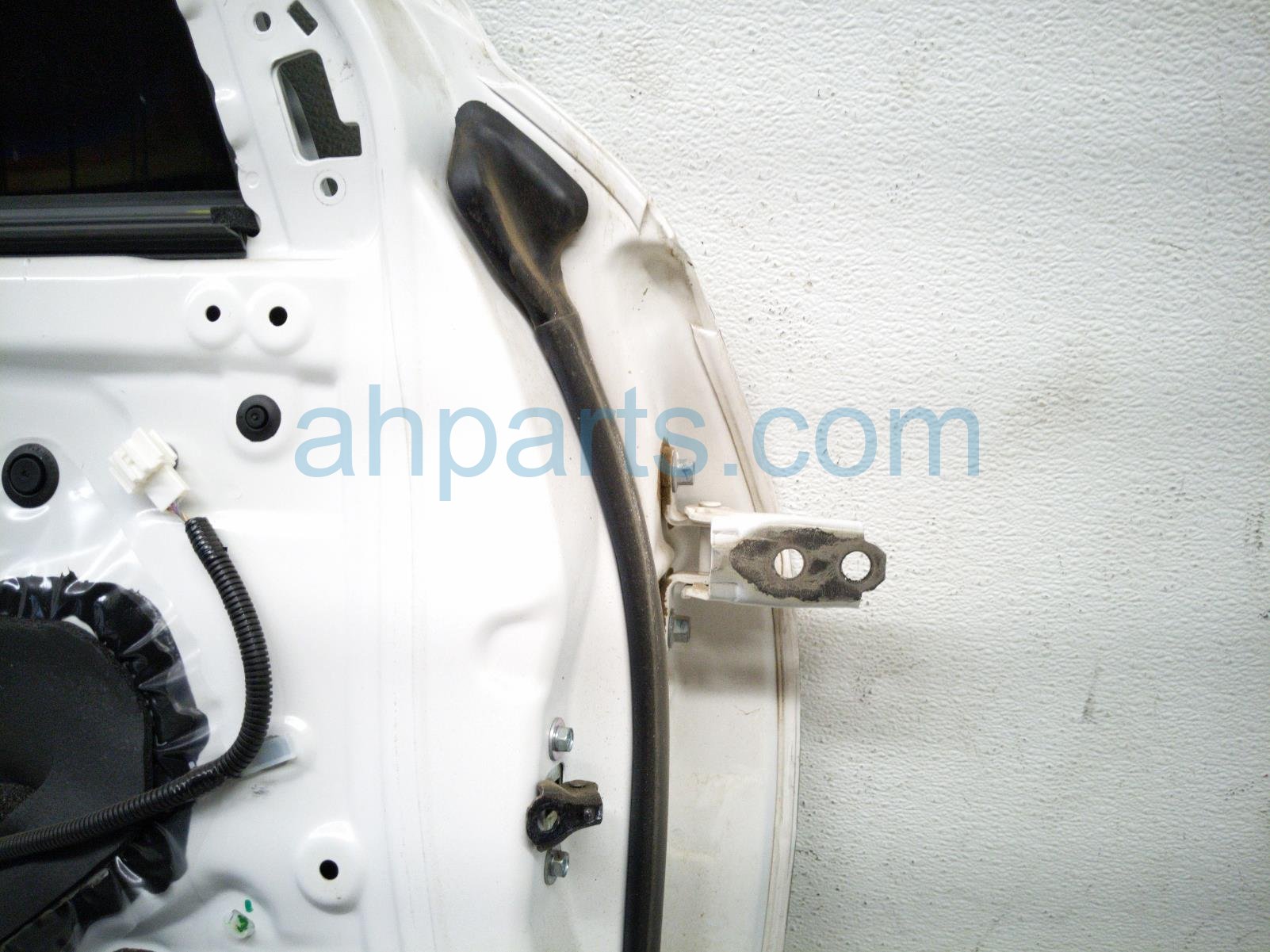 2022 Honda HR V Front Driver Door White No Mirror/trim* 67050 T7W A90ZZ Replacement 2022 Honda HR V Front Driver Door White No Mirror/trim* 67050 T7W A90ZZ Replacement thumbnail