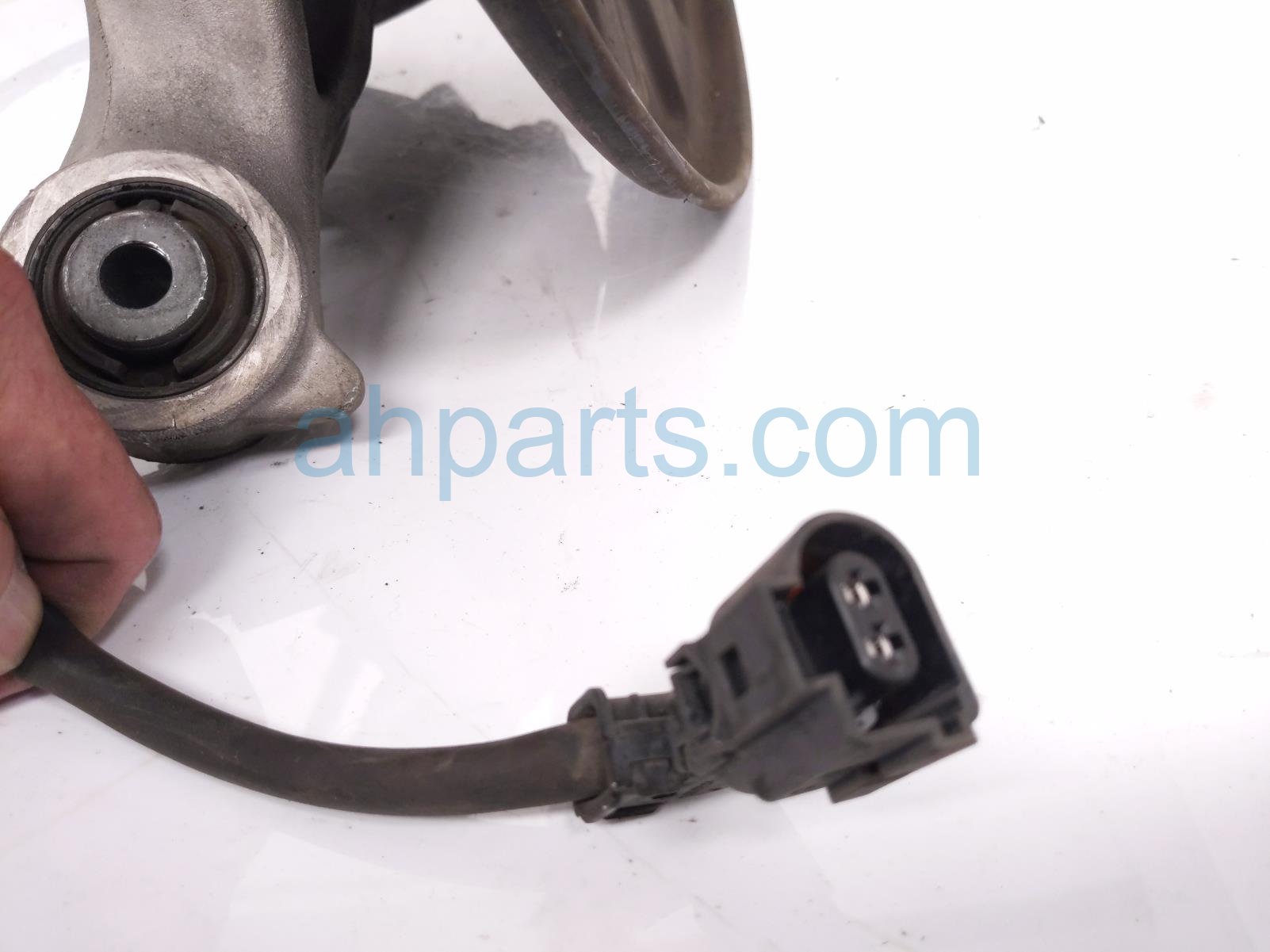 2021 Acura TLX Axle Stub Rear Driver Spindle Knuckle Hub Awd 52215 TGY A01 Replacement 2021 Acura TLX Axle Stub Rear Driver Spindle Knuckle Hub Awd 52215 TGY A01 Replacement thumbnail