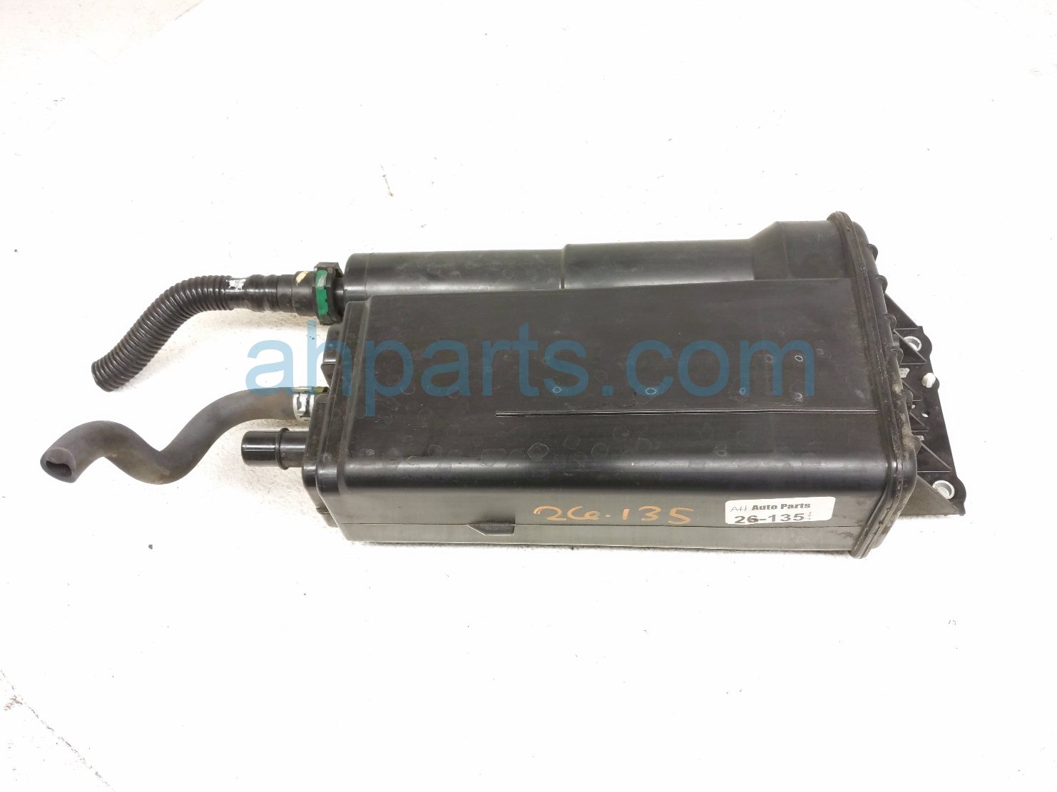 Toyota FUEL VAPOR CHARCOAL CANISTER - 2.5L Toyota FUEL VAPOR CHARCOAL CANISTER - 2.5L