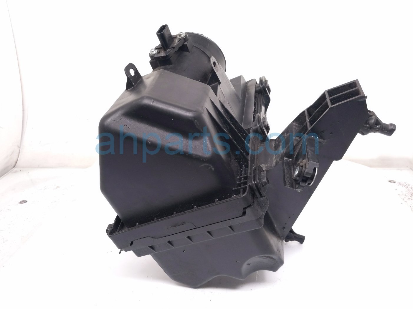 2021 Nissan Maxima Air Cleaner Intake Box 16500 4RA0A Replacement 2021 Nissan Maxima Air Cleaner Intake Box 16500 4RA0A Replacement thumbnail
