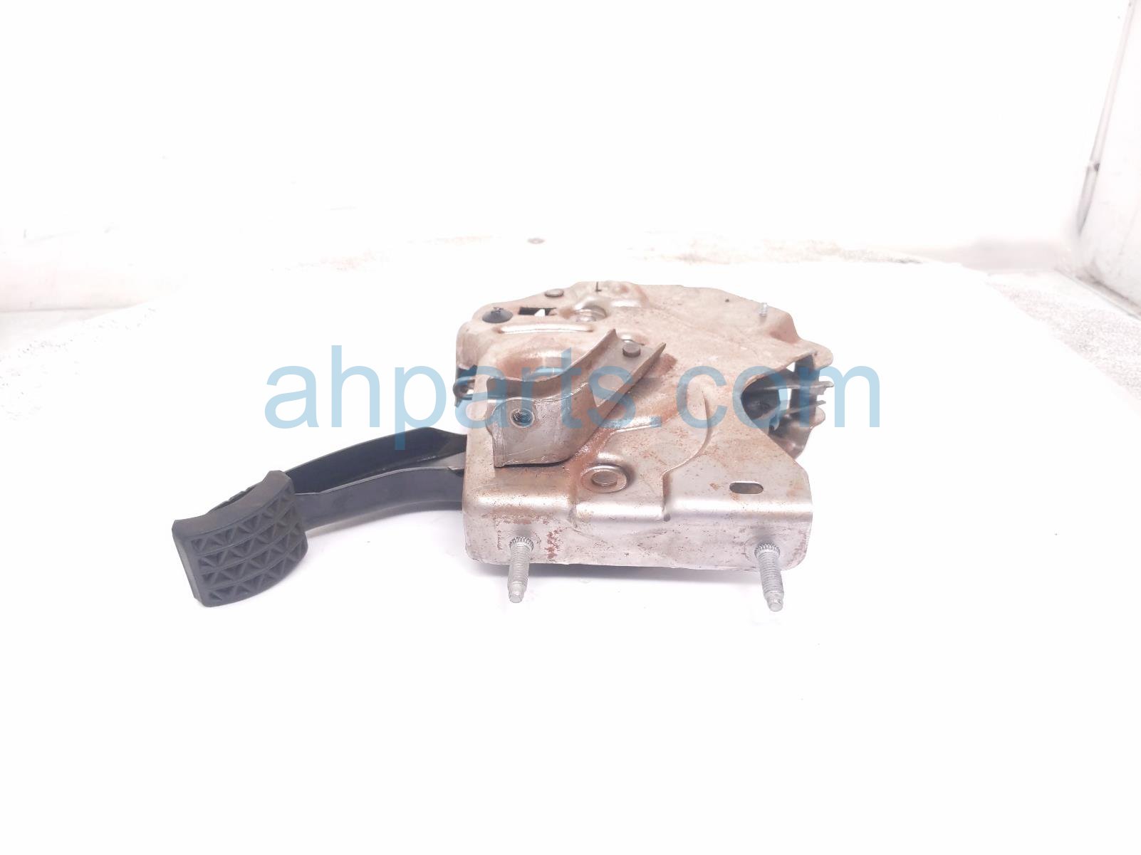 2017 Chevy Malibu Parking Brake Pedal Assy Driver 84249775 Replacement 2017 Chevy Malibu Parking Brake Pedal Assy Driver 84249775 Replacement thumbnail