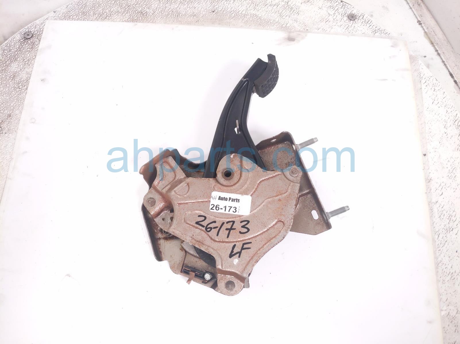 2017 Chevy Malibu Parking Brake Pedal Assy Driver 84249775 Replacement 2017 Chevy Malibu Parking Brake Pedal Assy Driver 84249775 Replacement thumbnail
