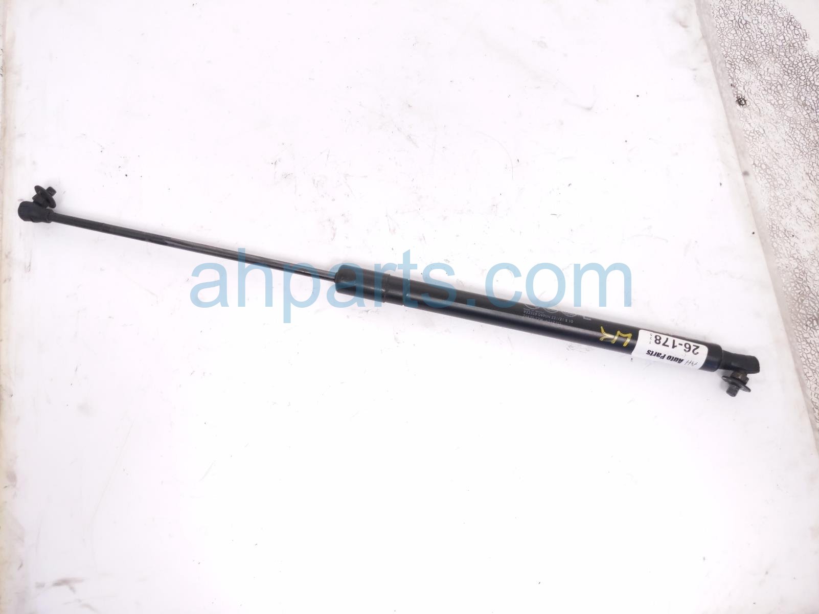 Honda RR/LH TAILGATE SHOCK / STRUT
