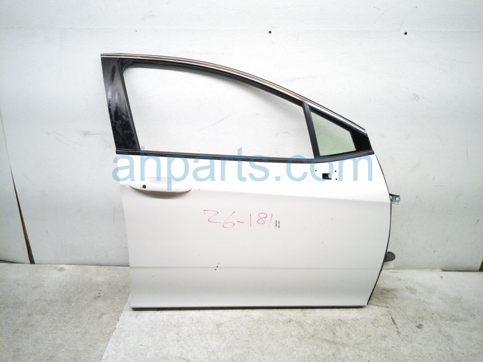 Honda FR/RH DOOR - WHITE - NO INSIDE TRIM