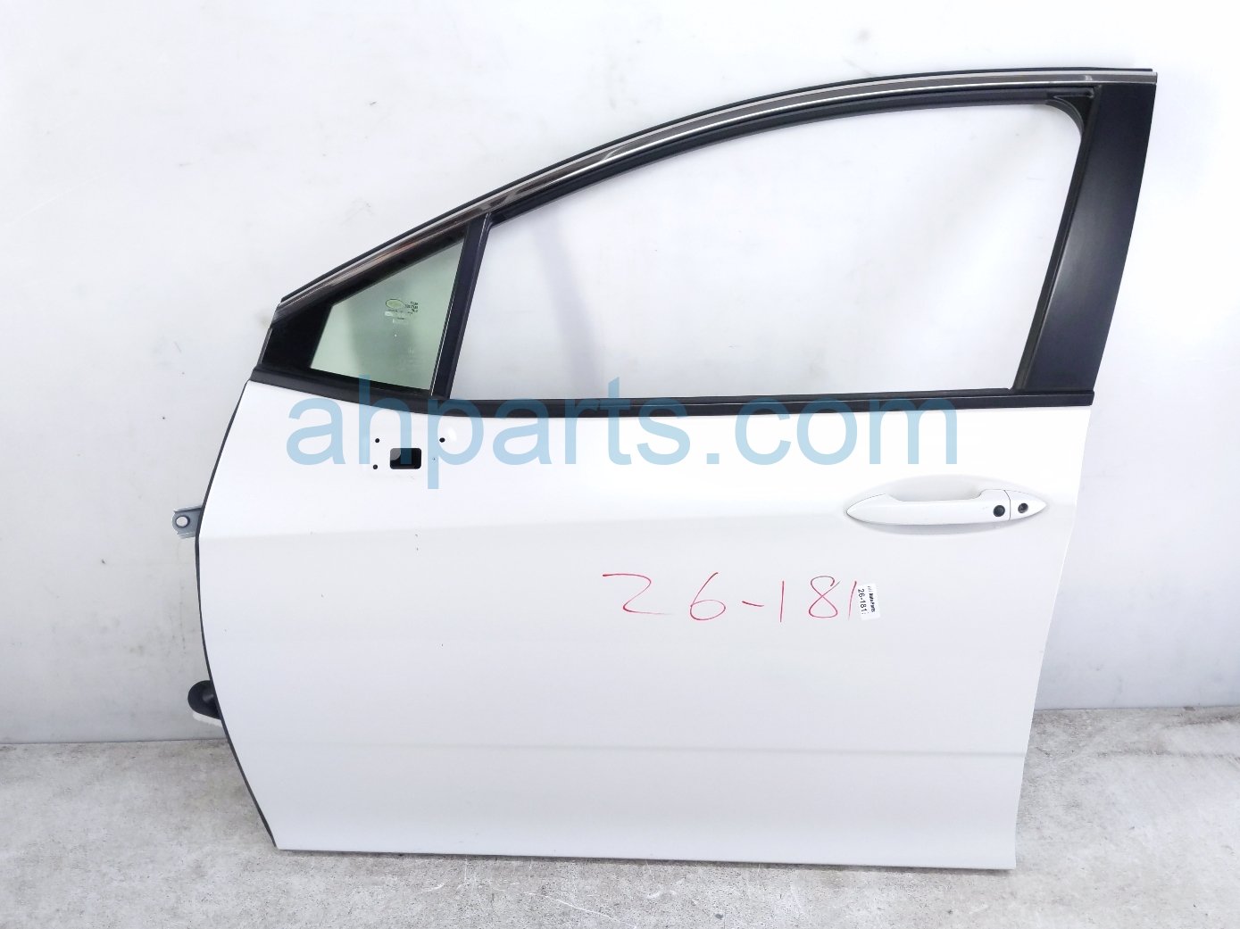 Honda FR/LH DOOR - WHITE - NO MIRROR/TRIM