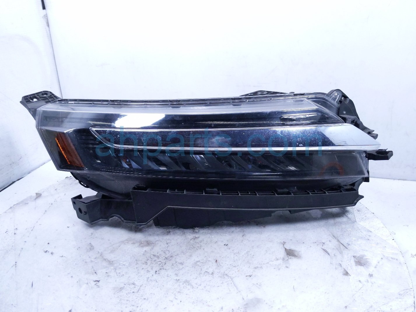 2018 Honda Clarity Headlight Passenger Headlamp / Light 33100 TRW A01 Replacement 2018 Honda Clarity Headlight Passenger Headlamp / Light 33100 TRW A01 Replacement
