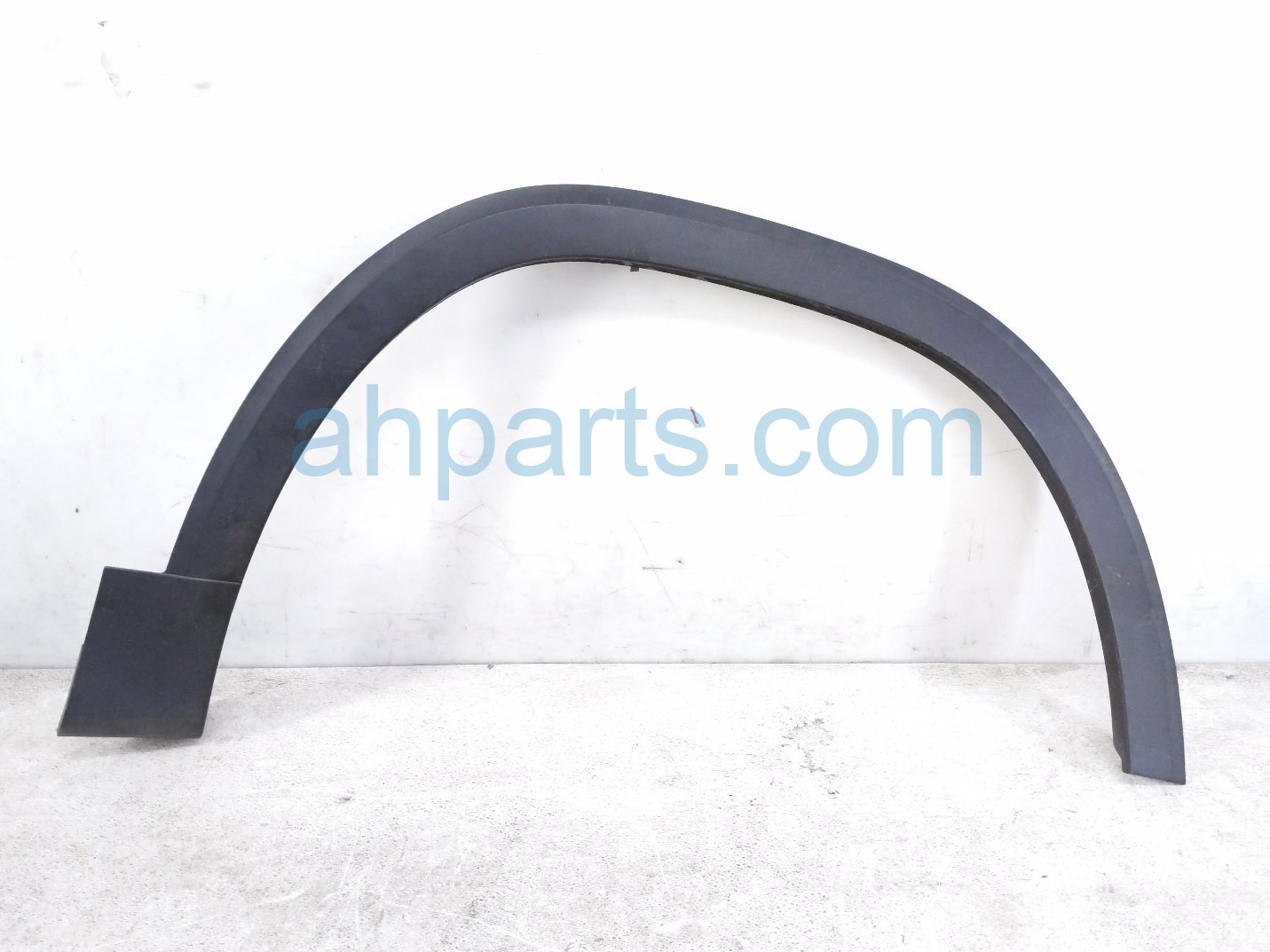 Mercedes RR/RH WHEEL OPENING MOLDING - GREY