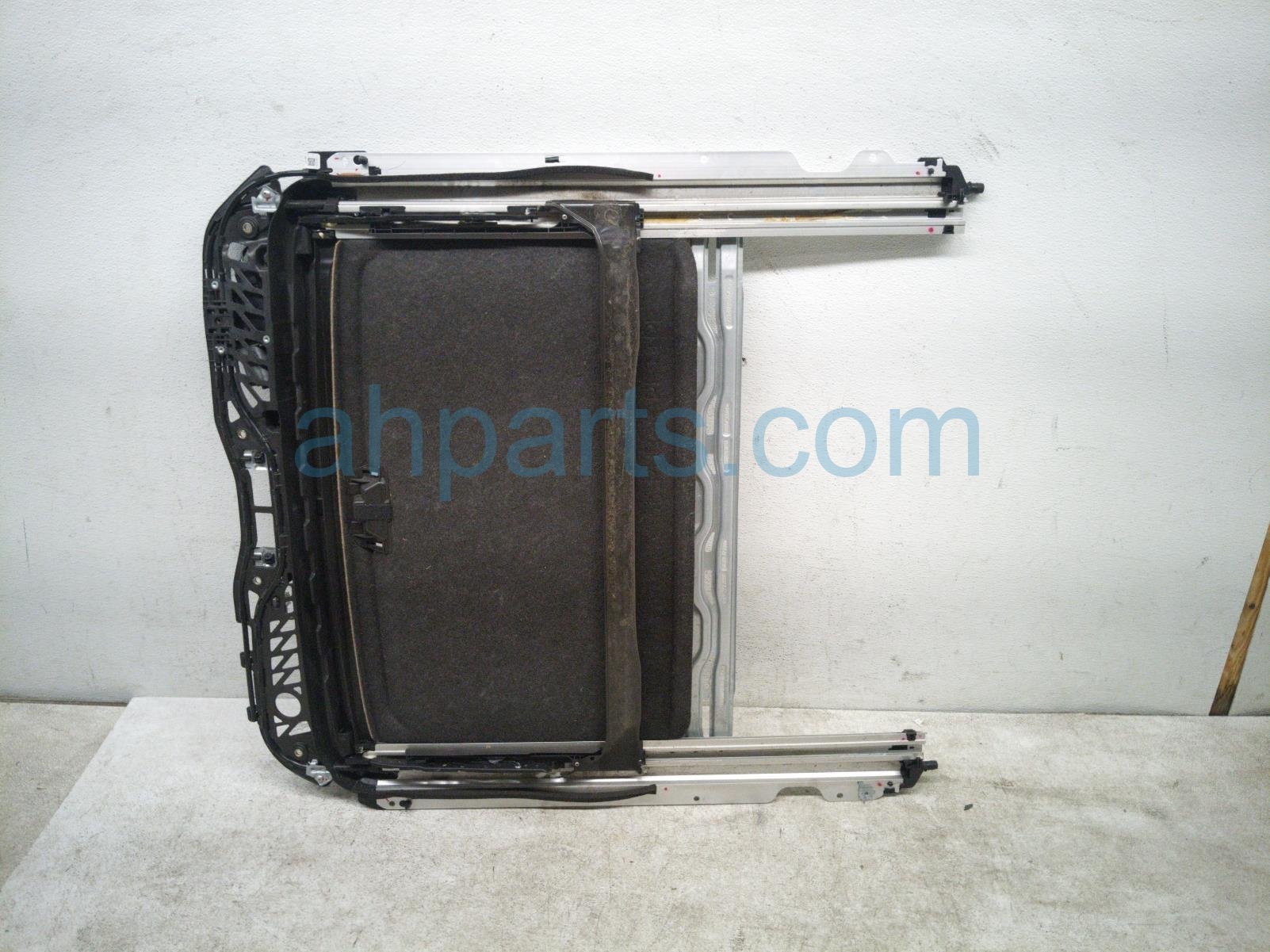 2023 Honda Accord Sunroof Track Assy W/motor & Shade 70100 30A A01 Replacement 2023 Honda Accord Sunroof Track Assy W/motor & Shade 70100 30A A01 Replacement thumbnail