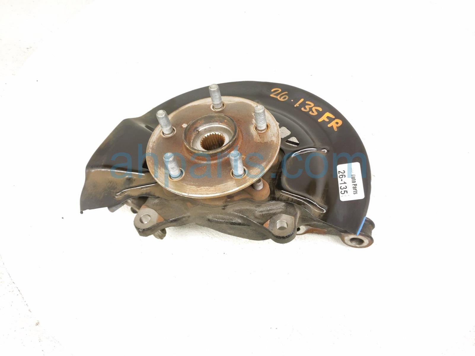 $150 Toyota FR/RH SPINDLE KNUCKLE HUB